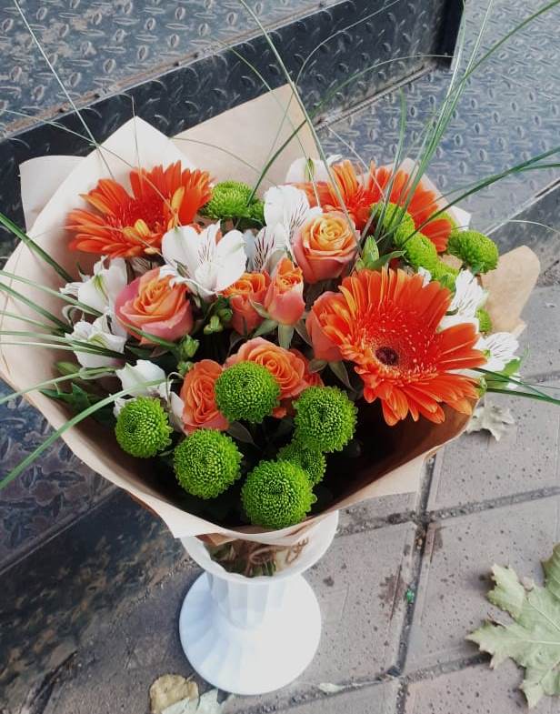 Букет цветов из: Герберы, Хризантемы, Альстромерии и Розы в Ростошах