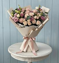 Букет цветов из:  Розы и Лизиантусы в Ростошах