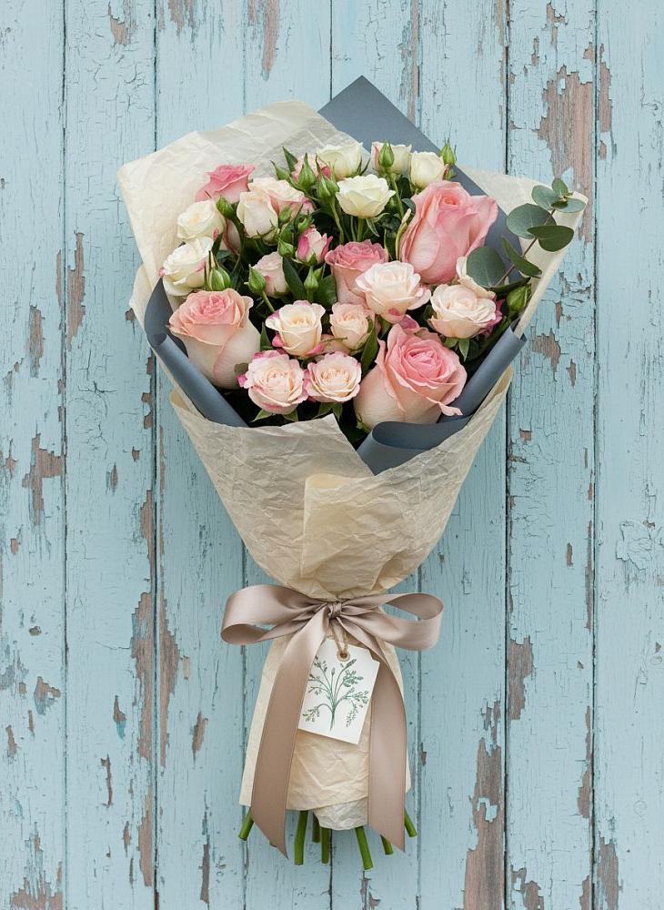 Букет цветов из: Розы в Ростошах