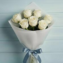 Букет 7 Белых роз Эдлесс Лав в Ростошах