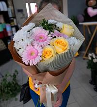 Букет цветов из:  Герберы, Розы и Хризантемы в Ростошах