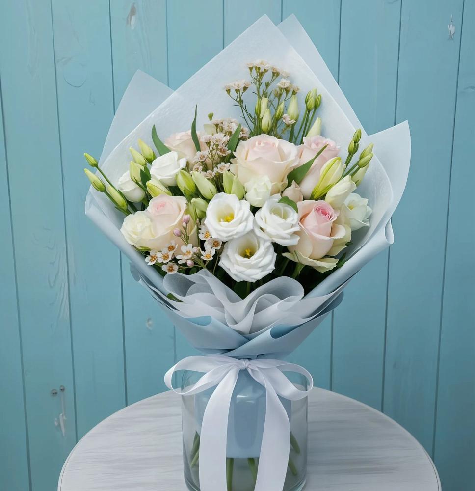 Букет цветов из: Розы и Лизиантусы в Ростошах