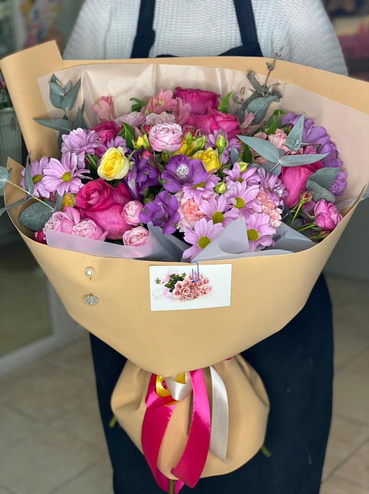 Букет цветов из: Хризантемы, Гвоздики и Альстромерии в Ростошах