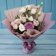 Букет цветов из:  Розы и Лизиантусы в Ростошах