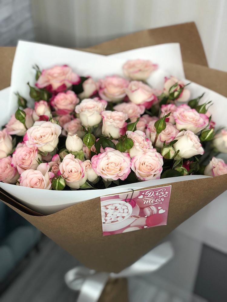 Букет цветов из: Розы в Ростошах