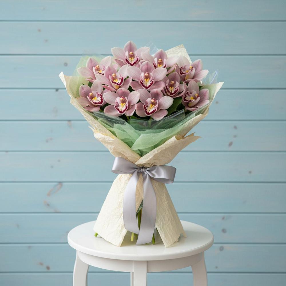 Букет цветов из: Орхидеи и Розы в Ростошах