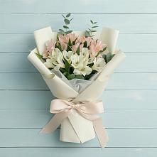 Букет цветов из:  Альстромерии в Ростошах