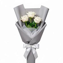 Букет 3 белые розы в Ростошах