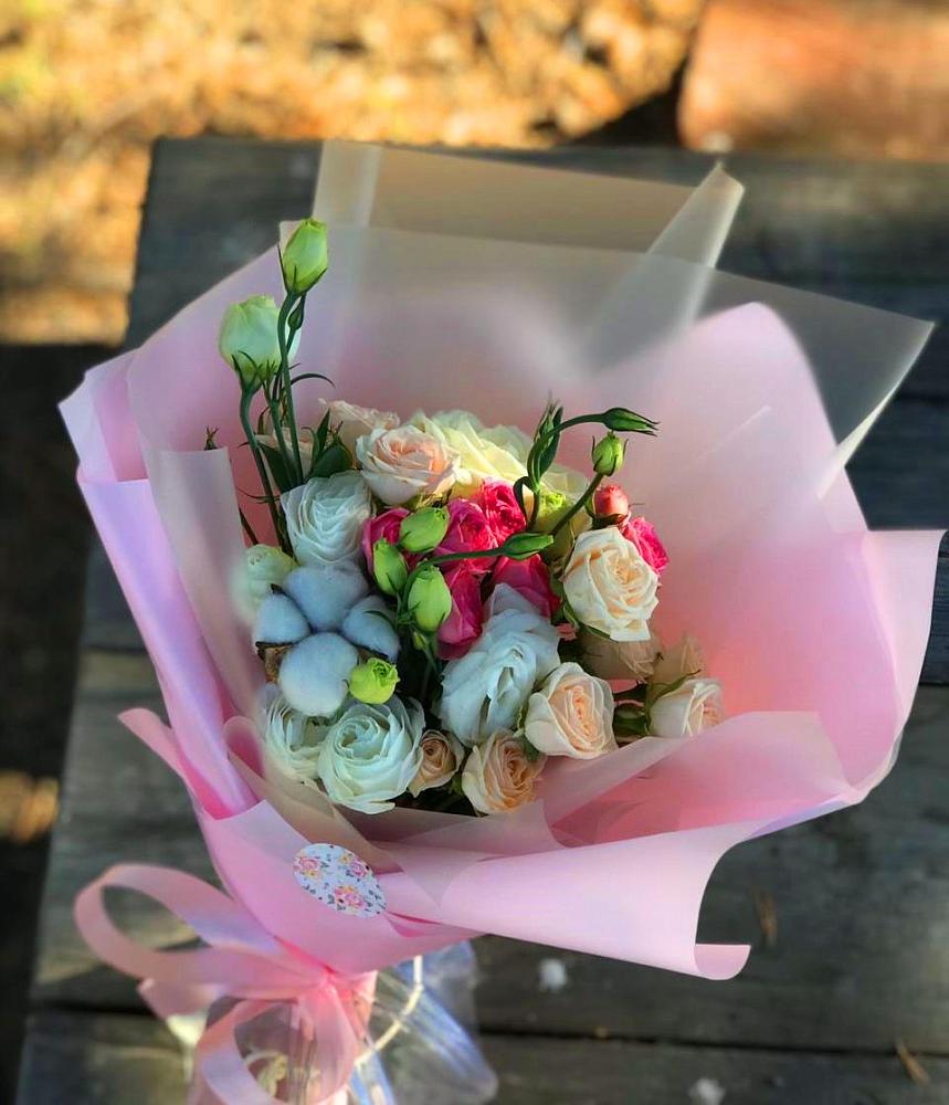 Букет цветов из: Розы и Лизиантусы в Ростошах