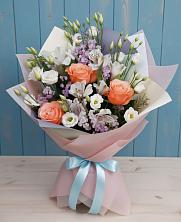 Букет цветов из:  Лизиантусы, Розы, Альстромерии и Гипсофила в Ростошах