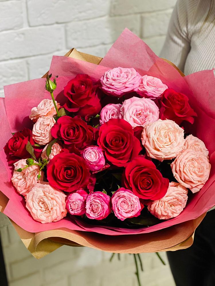 Букет цветов из: Розы в Ростошах
