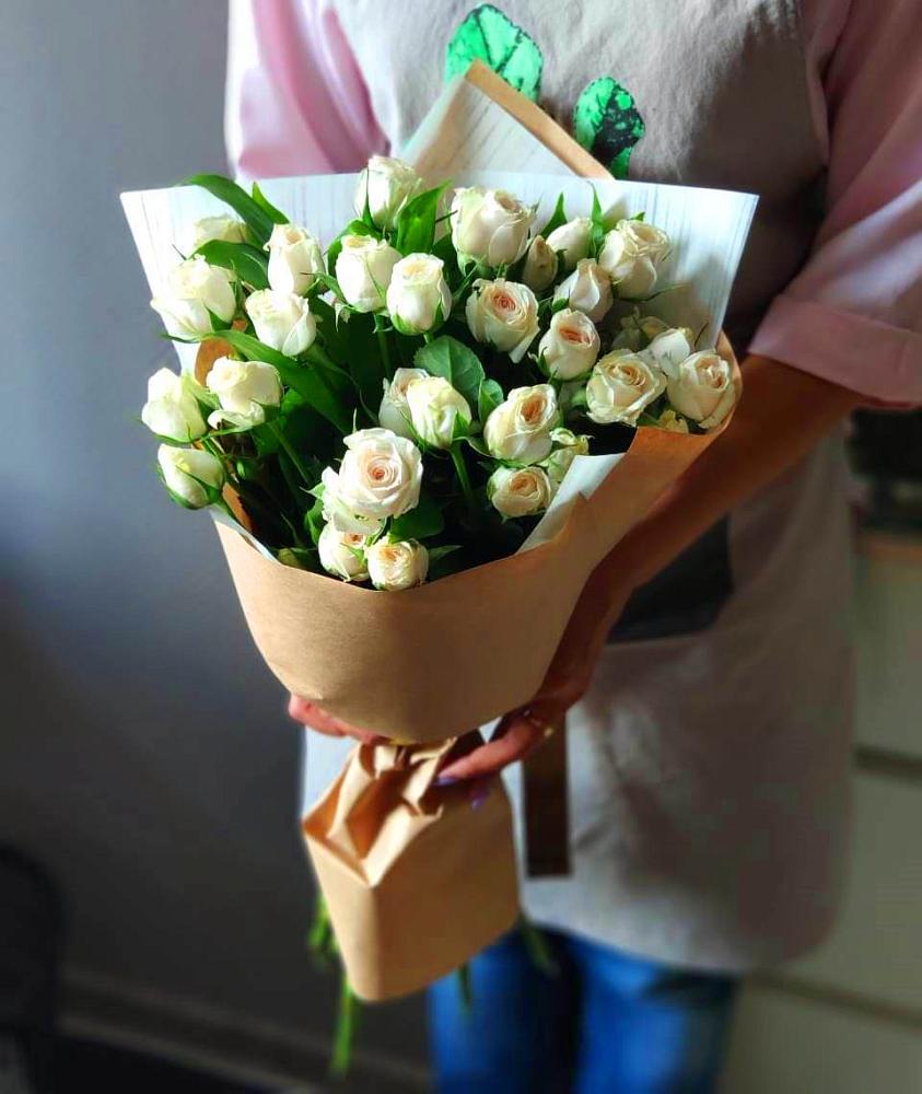 Букет цветов из: Розы в Ростошах