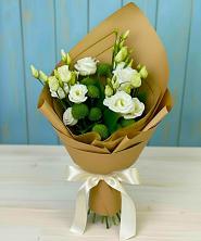 Букет цветов из:  Хризантемы и Лизиантусы в Ростошах