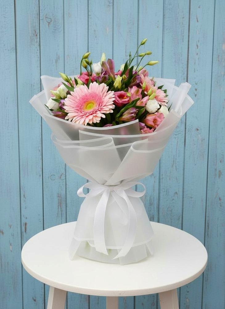 Букет цветов из: Герберы, Альстромерии и Лизиантусы в Ростошах