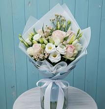 Букет цветов из:  Розы и Лизиантусы в Ростошах