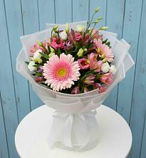 Букет цветов из:  Герберы, Альстромерии и Лизиантусы в Ростошах