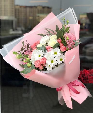 Букет цветов из: Розы, Лизиантусы и Хризантемы в Ростошах
