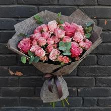 Букет цветов из:  Розы в Ростошах