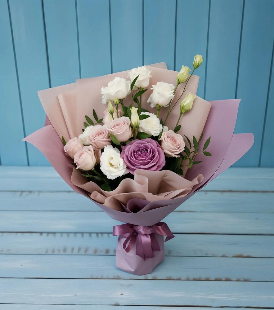 Букет цветов из: Розы и Лизиантусы в Ростошах