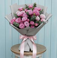 Букет цветов из:  Розы в Ростошах